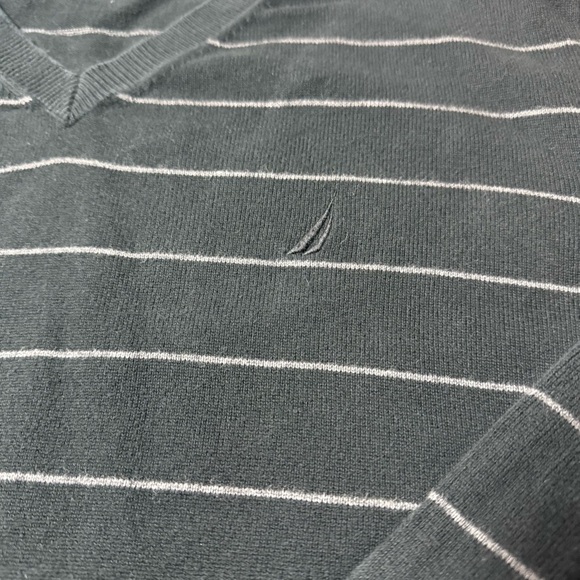 Nautica Men's Black V-Neck Sweater Size L - Picture 4 of 4